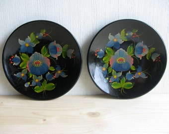 Pair of Norwegian Rosemaling Wood Plates, Vintage Set of 2 Hand Painted Floral Black Plates, Folk Art Treen Rustic Country Farmhouse Decor