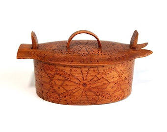 Antique Swedish Tine Bentwood Box 19th Century Nordic Folk Art Bentwood Box with Pokerwork Decoration and Swedish Verses, Svepask Tine Box