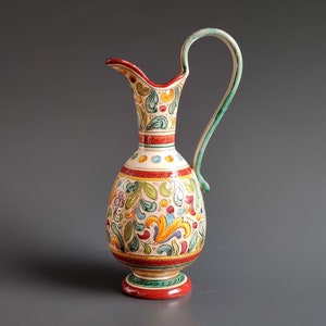 Deruta Sgrafitto Keramik Ewer, Vintage italienische handbemalte Majolika Keramik Krug / Amphorenvase mit Griff, Sgrafitto Blumenmuster, signiert