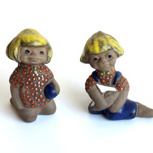 Mari Simulsson Boy and Girl, Pair of Art Pottery Figures, Upsala Ekeby, Sweden 1960s Mid Century Modern Scandinavian Collectible Art Pottery