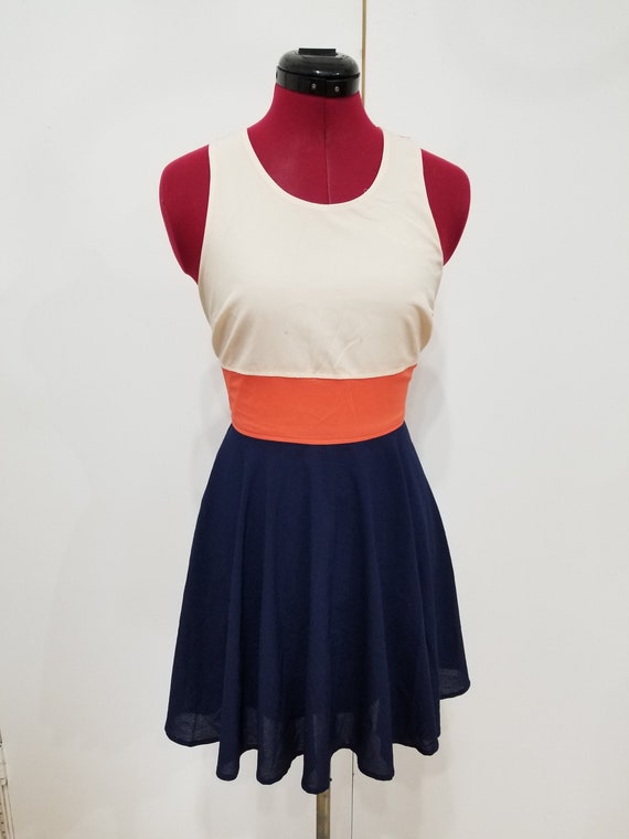 Fun and flowy Navy, Beige, and Coral vintage dress