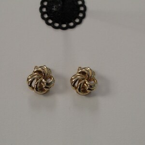 SWIRL knots earrings 1980s clip on earrings gold tone statement earrings image 6