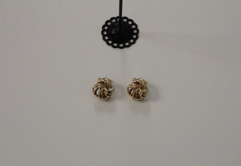 SWIRL knots earrings 1980s clip on earrings gold tone statement earrings image 5