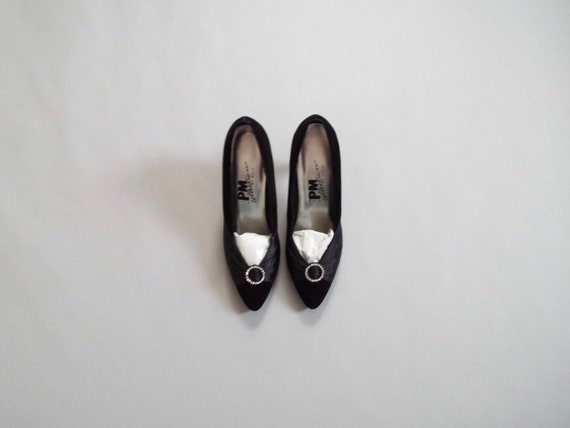 black velvet pumps | 1980s evening heels | rhines