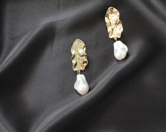 LARGE pearl dangle earrings | scrunched gold brass statement earrings | white faux pearl stud earrings
