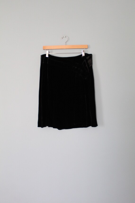 BLACK velvet mini skirt | elegant soft velvet ski… - image 9