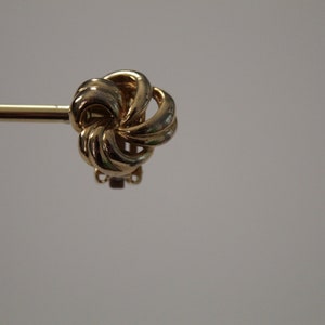 SWIRL knots earrings 1980s clip on earrings gold tone statement earrings image 9