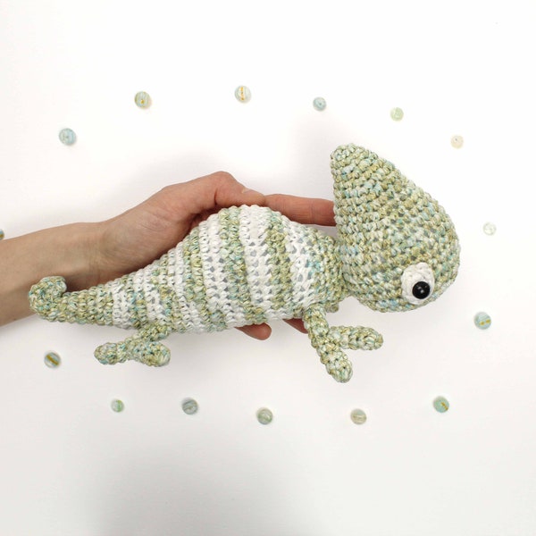 Chameleon Amigurumi Crochet Kit, Chameleon Stripes Change Color under Sunlight
