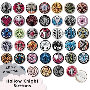 Może przedstawiać: Kolekcja 42 okrągłych przypinek z różnorodnymi kolorowymi wzorami graficznymi inspirowanymi grą Hollow Knight. Każda przypinka przedstawia unikalną ikonę, w tym maski, klejnoty i abstrakcyjne wzory w odcieniach czerwieni, błękitu, złota i czerni.