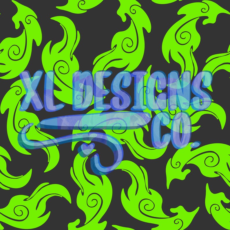 K&ouml;nnte beinhalten: Ein schwarzer Hintergrund mit einem sich wiederholenden Muster aus gr&uuml;nen flammenartigen Formen. Der Text "XL Designs Co." ist &uuml;ber dem Muster in einem blauen und violetten Farbverlauf gelegt.