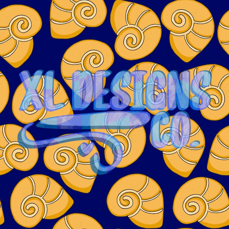 K&ouml;nnte beinhalten: Ein nahtloses Muster mit einem sich wiederholenden Design aus gelben Muscheln auf dunkelblauem Hintergrund.