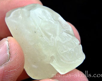 Rare LIBYAN DESERT GLASS Manus Skull .......