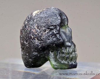POWERFUL R e a l MOLDAVITE Manus Miniature SKULL....