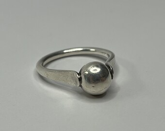 Vintage Sterling Silver Ball Style Ring