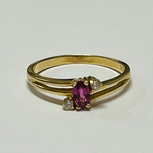 Vintage 14k Yellow Gold Ruby & Diamond Accent Ring