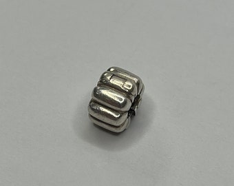 Autentico charm Pandora "Clip scanalata" in argento sterling #790163