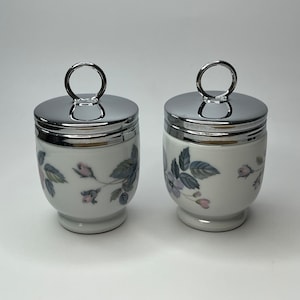 Conjunto de 2 ovos de páscoa com padrão guirlanda de junho da Royal Worcester
