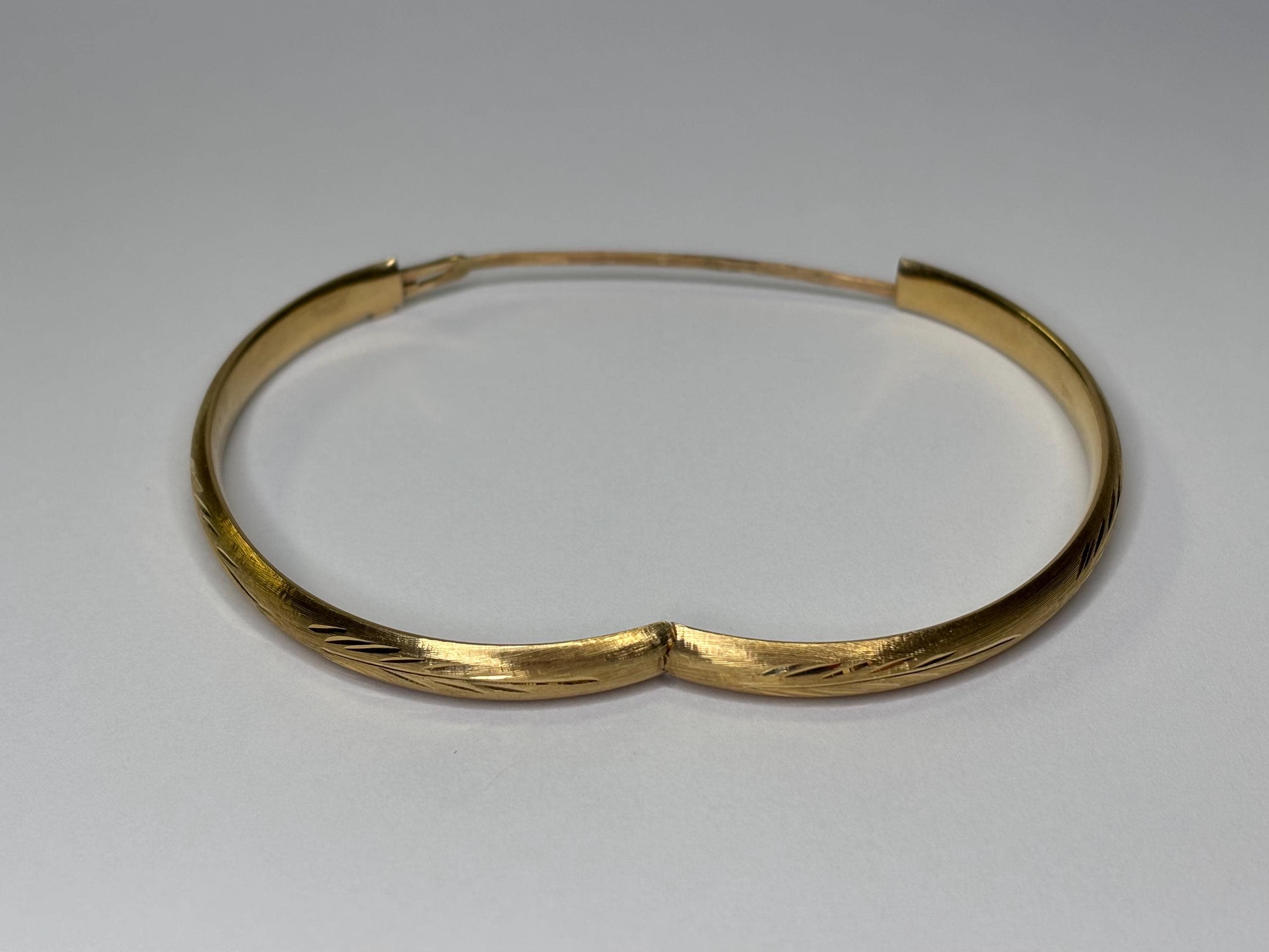 Vintage 14K Yellow Gold Etched Hinged Bangle Bracelet - Etsy