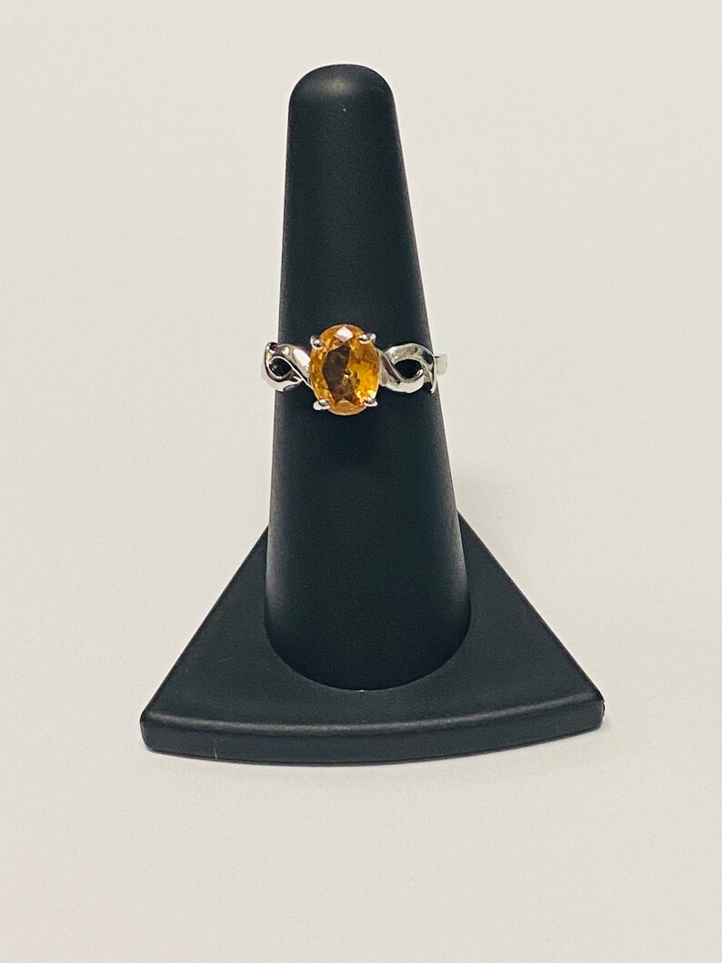 Stunning Sterling Silver Oval Cut Citrine Ring