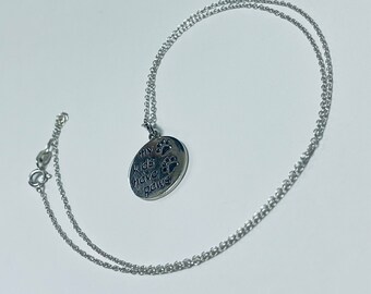 Collana con ciondolo I miei figli hanno le zampe in argento sterling - Italia Collana con ciondolo I miei figli hanno le zampe in argento sterling - Italia