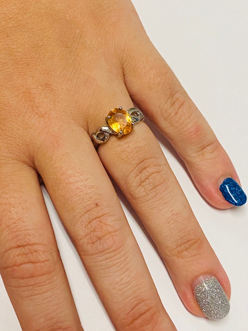 Stunning Sterling Silver Oval Cut Citrine Ring