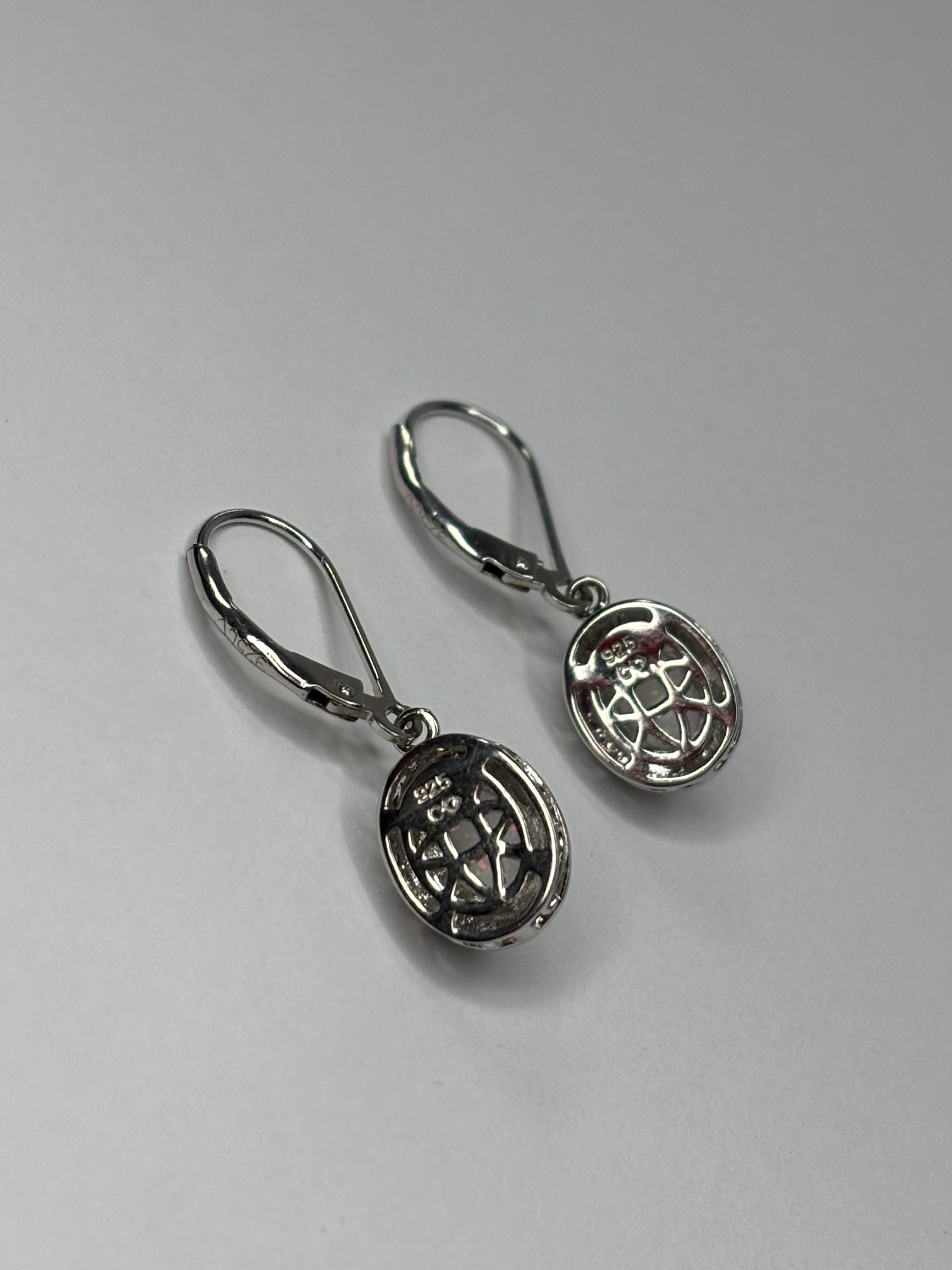 Orecchini pendenti in argento sterling con opale di fuoco