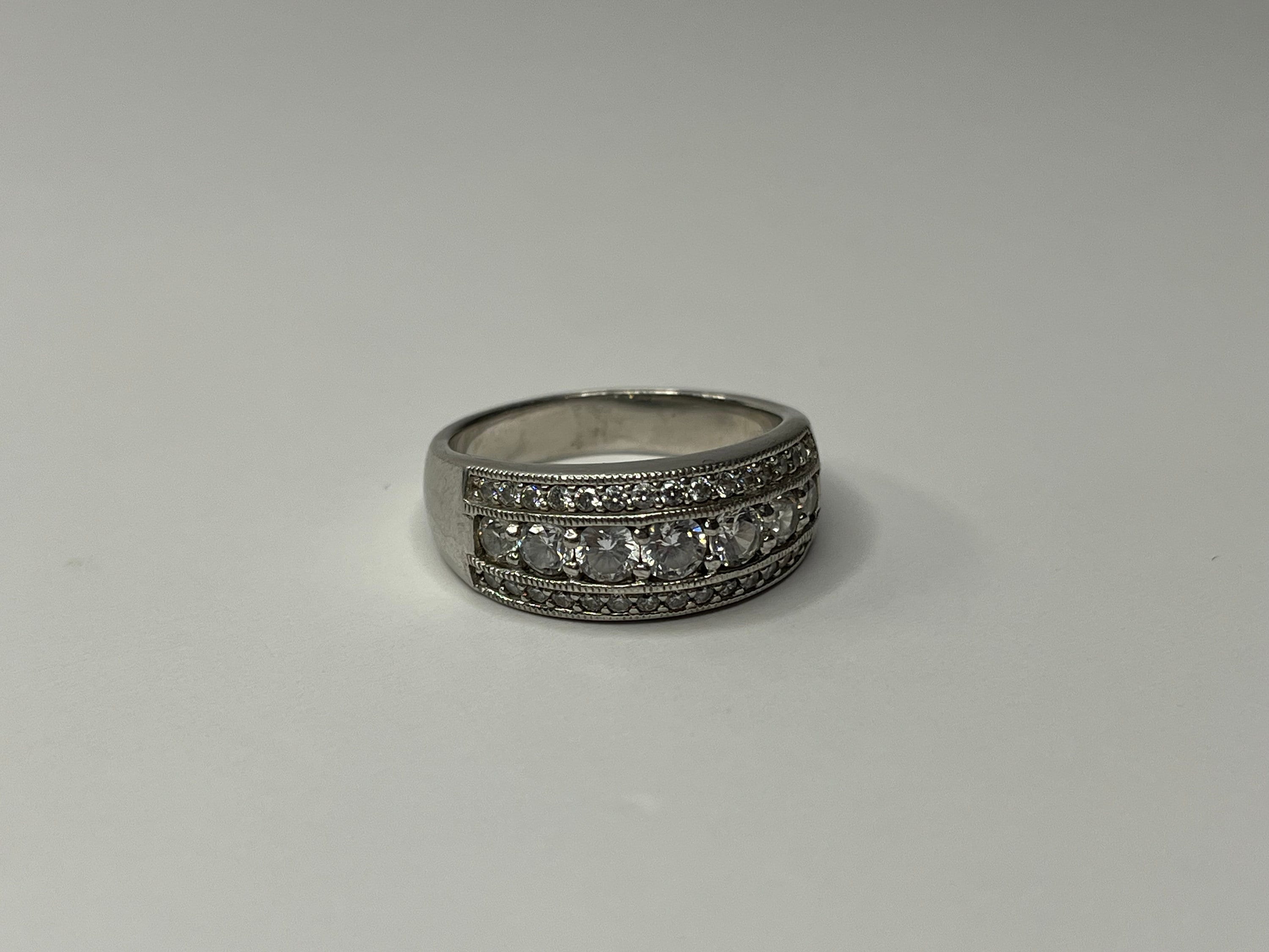 Sterling Silver 1.87 Carats Cubic Zirconia Ring - Etsy 日本