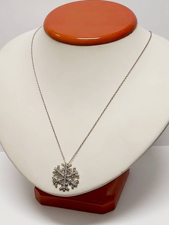 Collana fiocco di neve in argento sterling: ciondolo invernale con zirconi cubici - Italia