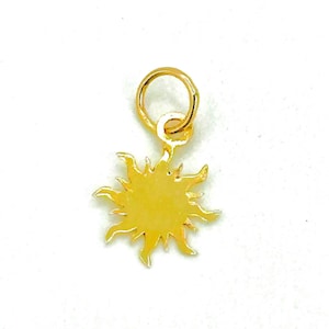 Dije Sunburst de oro amarillo macizo de 14 quilates: colgante pequeño y delicado