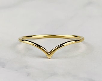 14K Solid Gold Wishbone / Chevron / V Stackable Ring - Size 6-7 US