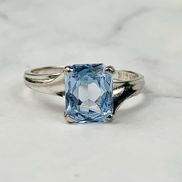 Vintage Emerald Cut Aquamarine Solitaire Ring: 10K White Gold (Size 5.5 US)
