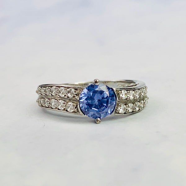 925 Silver Round Cut Blue Diamonique Cubic Zirconia DQCZ Statement Ring - Size 8.25 US