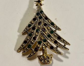 Vintage Ribbon Christmas Tree Brooch / pin / goldtone featuring red and green rhinestones / holiday / estate jewelry / costume jewelry