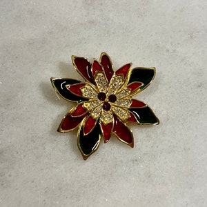 Vintage Christmas Poinsettia Brooch / pin / goldtone center with enamel and rhinestones  / holiday / estate jewelry / costume jewelry