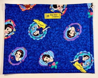 Bolsas para proyectos de Blancanieves y Azul para manualidades, punto de cruz, colorear, acolchado y más / 3 tamaños a elegir / Frente de vinilo transparente / Dije con cremallera