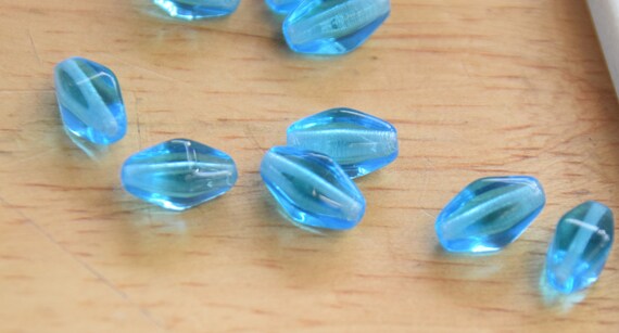 40 TURQUOISE faceted lantern Czech glass beads 6mm