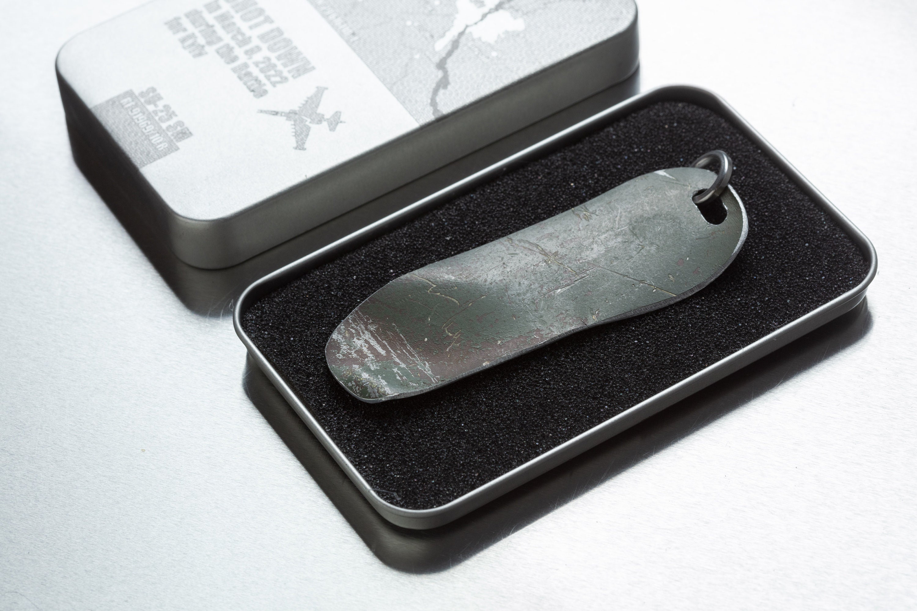 Modle Cladding Ketchain Aircraft Cladding Keychain Made From Piece Shot Down Russian SUKHOI SU ...