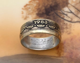1983 Chuck E Cheese Coin Token Ring size 6 - In Pizza We Trust