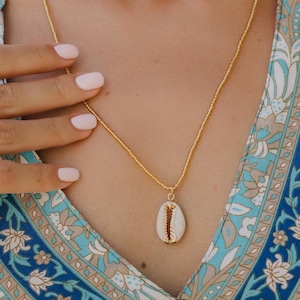Seashell Summer Beaded Necklace || Cowrie Shell Enhanced With Golden Color Adjustable Necklace || Beach Inspired Jewelry || Shell Jewelry