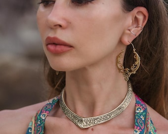 Raw Brass Celtic Pointed Torque Necklace Engraved With Geometrical Tribal Patterns || Ethnic Rigid  Choker || Medival Viking Jewelry