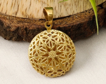 Small Golden Vintage Box Pendant  || Small Openwork Photo Holder Box Medallion || Small Secret Box Openable Victorian Locket