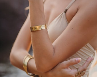 Minimalist Hammered Cuff Bracelet || Brass Adjustable Textured Bangle Timeless Bracelet || Simple Everyday Stacking Cuff Bracelet