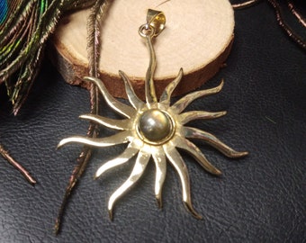 Brass sun Talisman Pendant || New Age Symbole Diviner's Amulet || Mystic And Spiritual Jewelry
