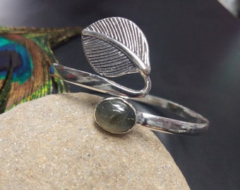 Silver Adjustable Bracelet with Semi Precious Stone || Leaf Pattern Fine Stone Bracelet || Bohemian Chic Half Open Bangle