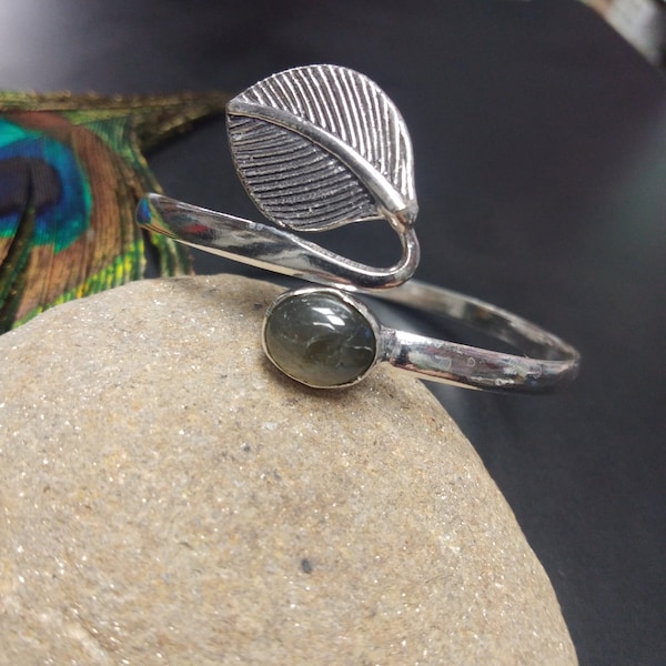 Silver Adjustable Bracelet with Semi Precious Stone || Leaf Pattern Fine Stone Bracelet || Bohemian Chic Half Open Bangle