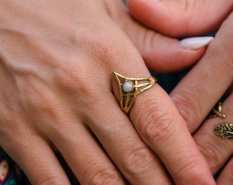 Adjustable Ring With Semi Precious Stone || Celtic Inspired Ring With Natural Stone || Golden Ethnic Ring With Round Stone