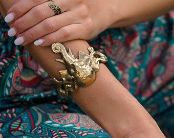 Ganesh ethnisches Armband in goldenem Messing || Goldene Elefanten Armspange || Glücksbringer verstellbar Armband || Hindu Gott Manschette Armband