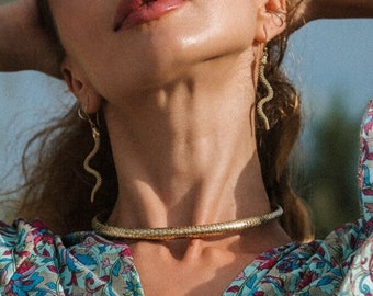 Ethnic Brass Choker Necklace || Torque Necklace || Engraved Viking Necklace || Tribal Decorated  Snake Skin Like Necklace