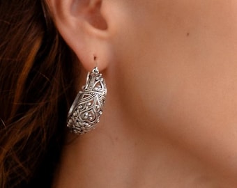 Thick  Baroque Openwork Hoop Earrings Decorated With Oriental Floral Patterns ||  Bohemian Oval Brass Hoops Inspired By Medieval Jewels