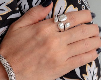 Atypical Rounded Shape Minimalist Ring || Astonishing Sober Sleek Adjustable Ring ||  Brass Open-Style Cross Ring